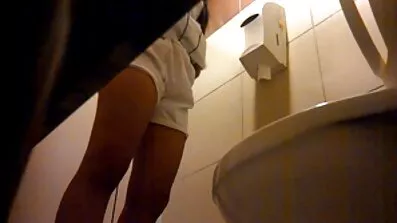 Teksaška djevojka sisa kurac na kameru. porno film xxxn