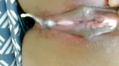 Ne mogu si pomoći, xxx filmovi online ali drkati svoju macu.