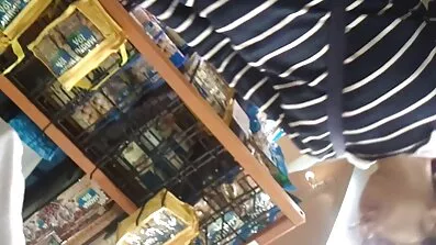 Plavuša ima prednju i stražnju stranu. filmovi za odrasle xxx