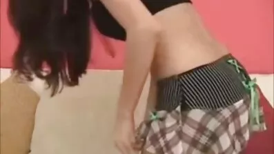 Plavuša i Crnka Jebu zajedno na erotski filmovi x pornici kurac.