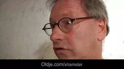 Kei Lovelie okreće se momku besplatni xxx filmovi na poziv.