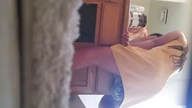 Heartthrob pirno filmovi ima oženjenu djevojku.