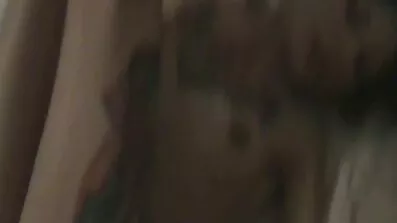 Prsata cimerica jebanje poeno filmovi s muškarcem.