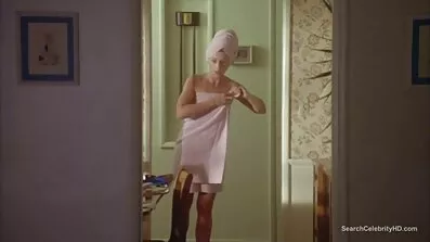 Aleks Jones pono filmovi fucks Carmen u kondomu.