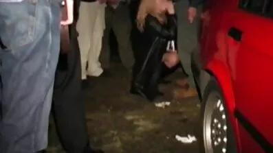 Djevojke se jebacki film skidaju i pričaju.