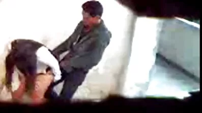 Plavokosa supruga prevarila je muža sa svojim prijateljem nakon trčanja. besplatna jebacina za gledanje