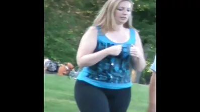 Bijela djevojka zauzet ševe besplatni porno filmovi za odrasle s crnim muškarcem.