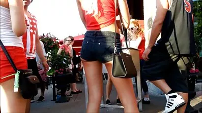 Teen pormo filmovi masturbira za zujanje.