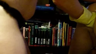 Nevjesta je prevarila svog starog supruga pormo filmovi u bračnoj noći.