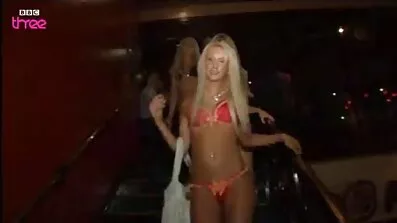 Pržen je srpski xxx filmovi u šupku i boji se jebati.