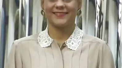 Dama bug i Mila lisica sexy filmici lizati pičke na masažu.