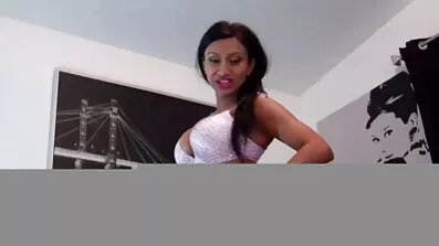 Toni Rubino fucks u spavaćoj sobi fleksibilnu djevojku s malim wwwporno filmovi sisama.