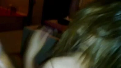 Mike srpski xxx filmovi Adriano testira vještine pušenja djevojke.