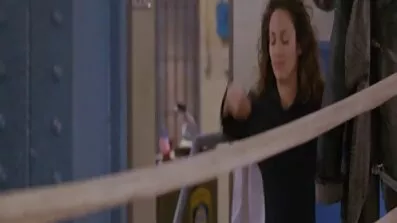 Uzima ljepljivu spermu potno filmovi na prsa.