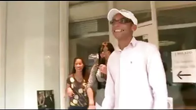 Brandi Love otišla porno filmovi free je posjetiti lijepu plavušu i nagnula je za lezbijski seks.