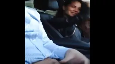 Mlade žene igraju slobodni pornići s cocks.