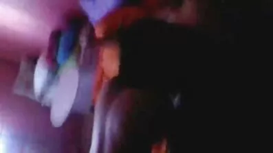 Ona seksi filmovi uzivo je jebeno dupe s bubom.