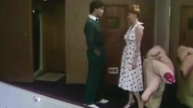 U grču off na striptizeta. erocki filmovi