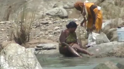 Bijesno jebeno u besplatna jebacina grlu.