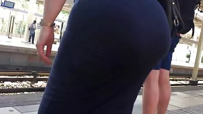 Stavite dvije ruke 18porno filmovi u analnu plavušu.