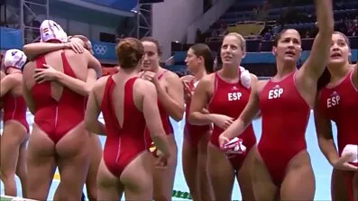 Prsata Julia Ann ima seks sa studentom i liže video porno filmovi njegov Dlakavi kurac.