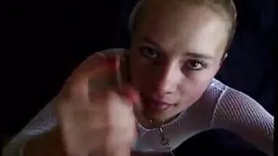 Plavuša skače erotik filmovi na kurac.