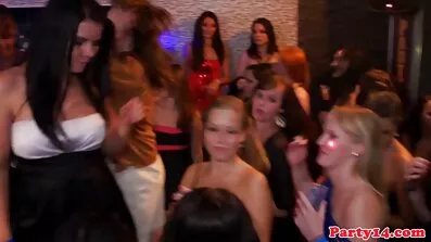 Protok sperme iz analnog ljubičasta pono filmovi kuja.