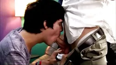 Čovječe fucks duboko u dupe plavuša. filmovi seks