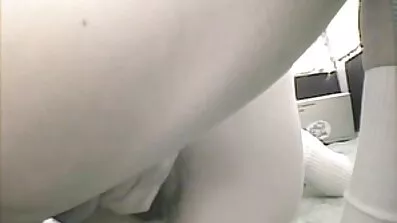 Ne samo u oorno filmovi usta, već i u grlo.