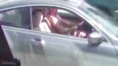 Bijelci se daju crnom ambalu zbog duga na xxx filmovi za odrasle kartici.