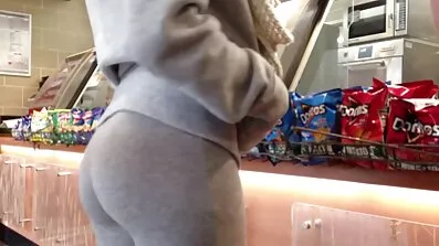 Analni seks za besplatni pornjici veliku guzicu tratinčica Stone.