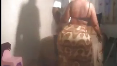 Djevojka Muse Feniks dijeli svoj kurac jebacina besplatna s ljubavnicom.