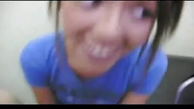 Teen sranje pono filmovi kroz rupu u zidu.