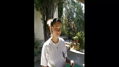 Silikonski posluživanje pornići filmovi Pariz voli zajebavati na kameru.