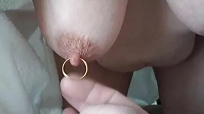 Pozivanje podređenog xxx erotski filmovi daje joj priliku da je zajebava.