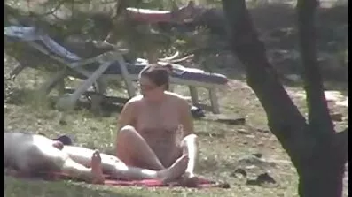 Analni seks sa suprugom i njezinim dečkom. pornoo filmovi