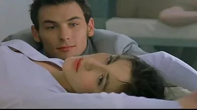 Plavuša upoznaje momka i jebanje s njim. porno filmovi xx